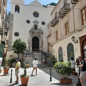 Ruggero 98 , Cefalù Italie